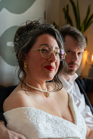 tennessee elopement couple on couch at vida nova cafe columbia tennessee