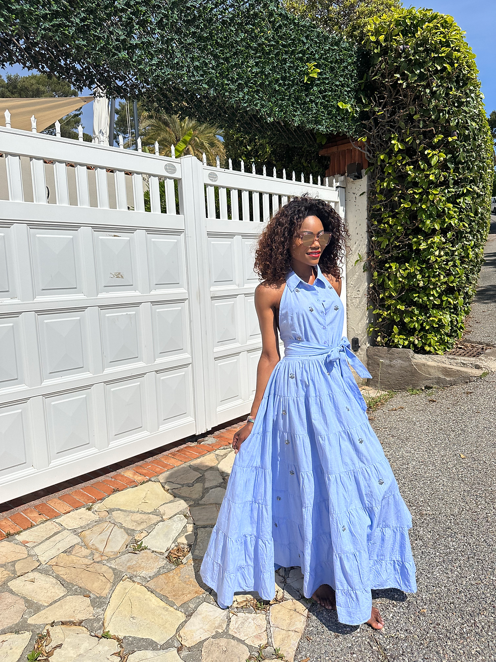Miniature : Magnifique robe dos bleu à strass
