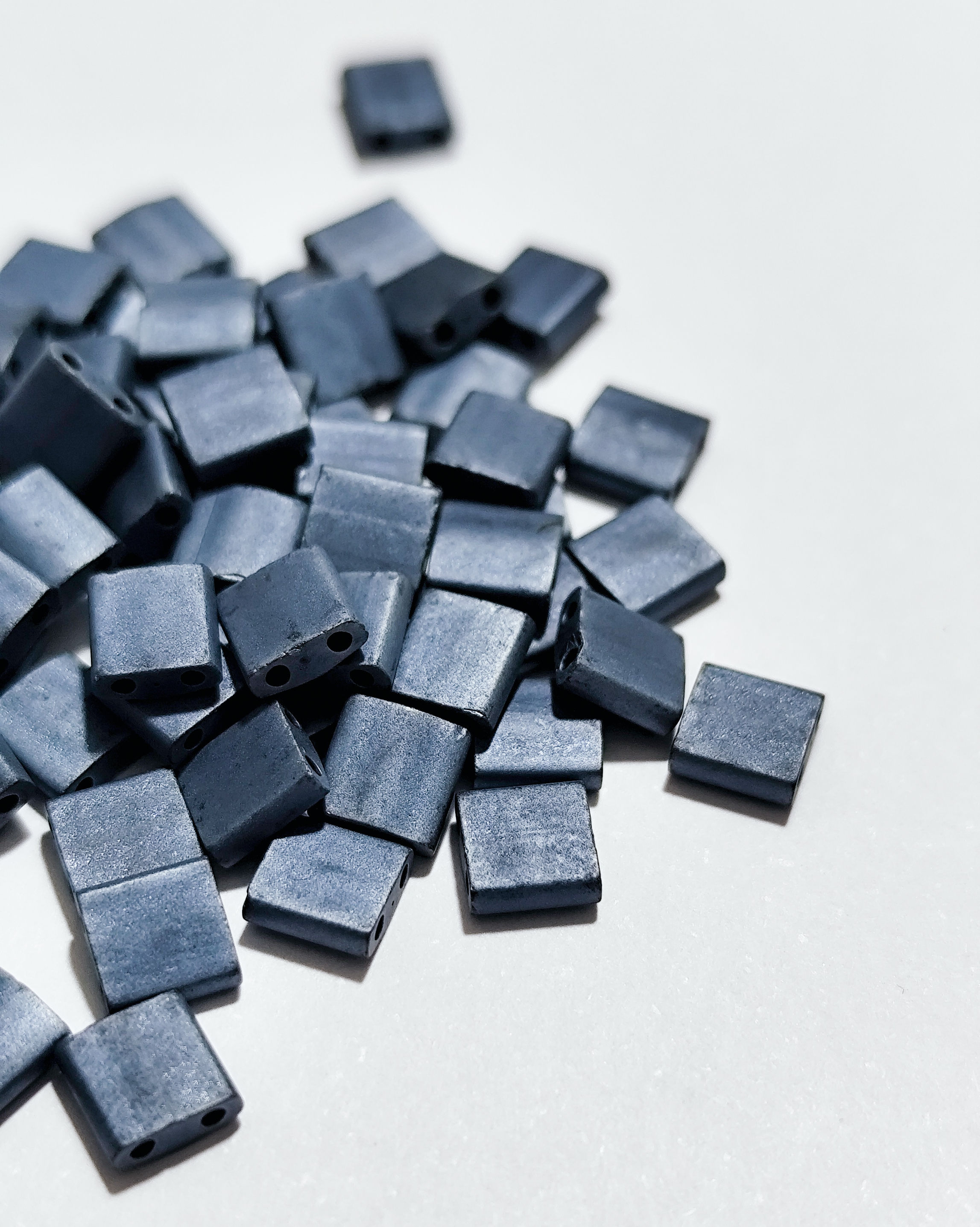 Miçanga Tila Azul Grafite