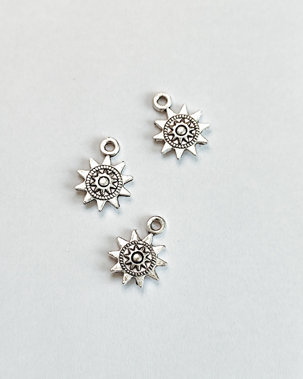 pingente sol dupla face para bijuteria