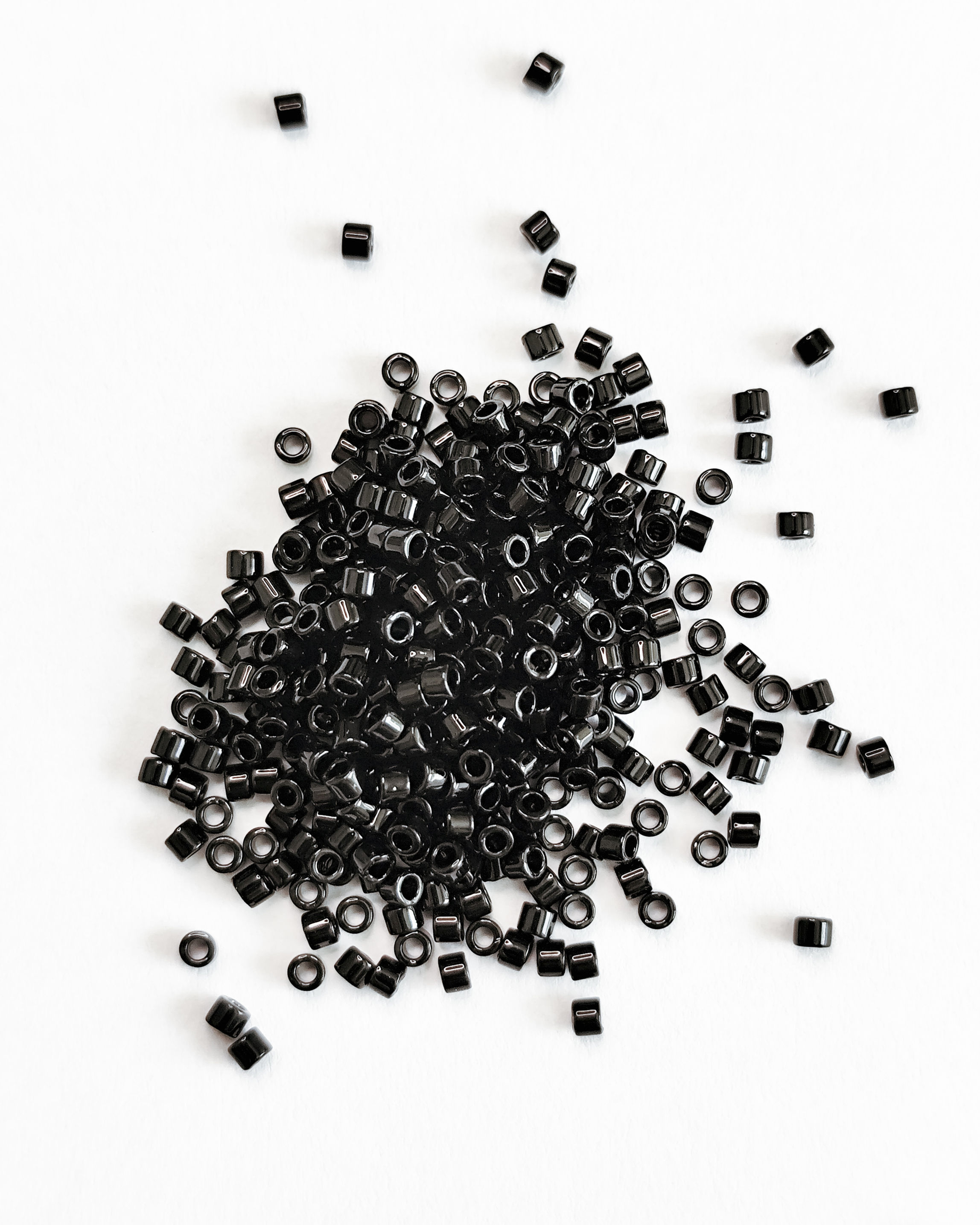 miçanga miyuki delica preto