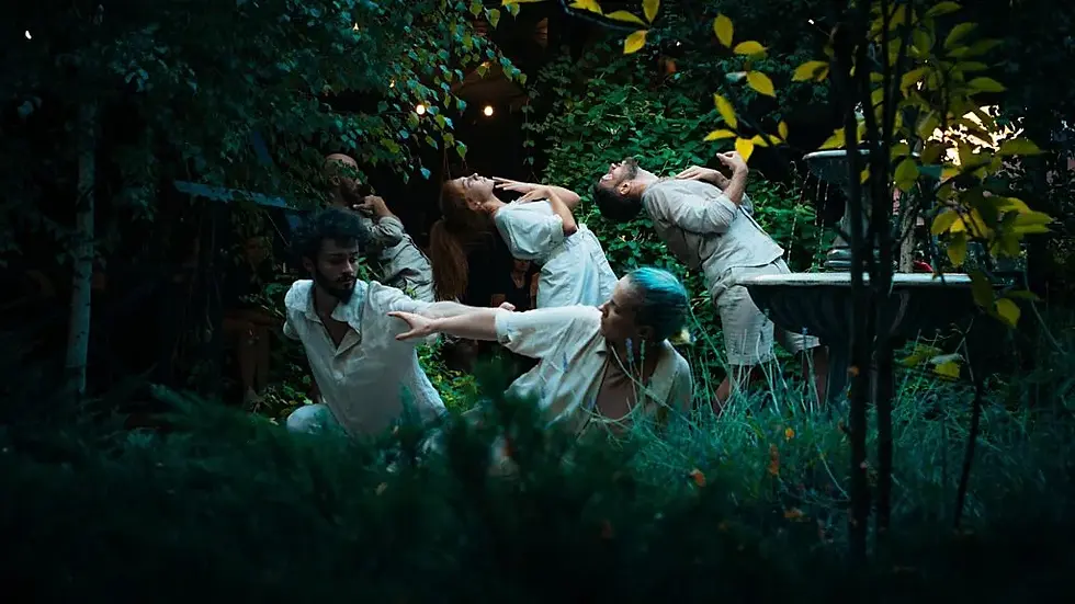 Contemporary Dance to Support a Healthy Society