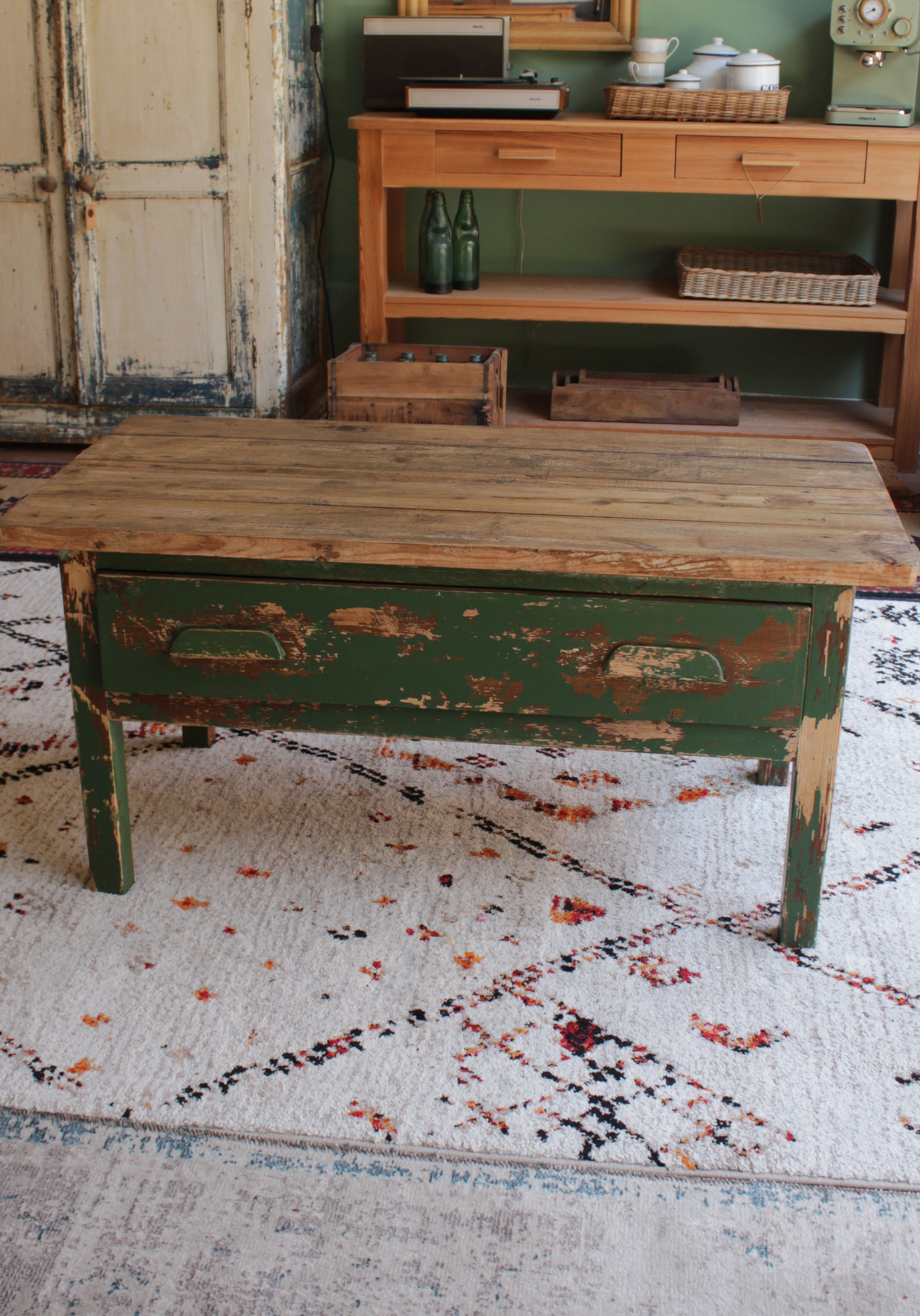 ANTIGUA MESA DE CENTRO VERDE