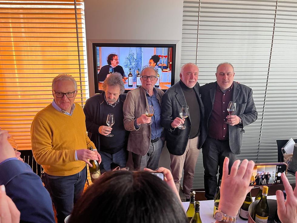 5 produttori enologi che brindano