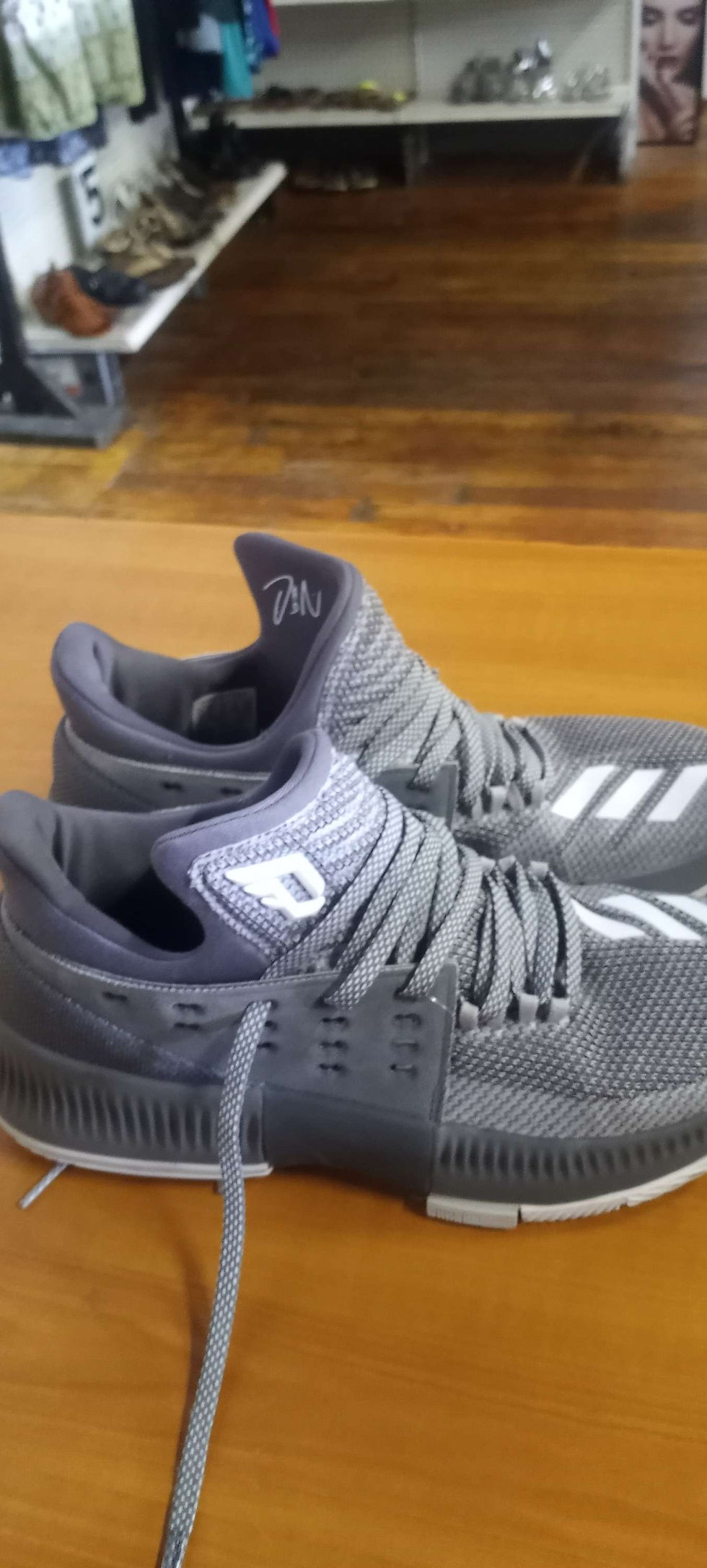 Thumbnail: Men's Adidas Don1 size 5 pre-owned 