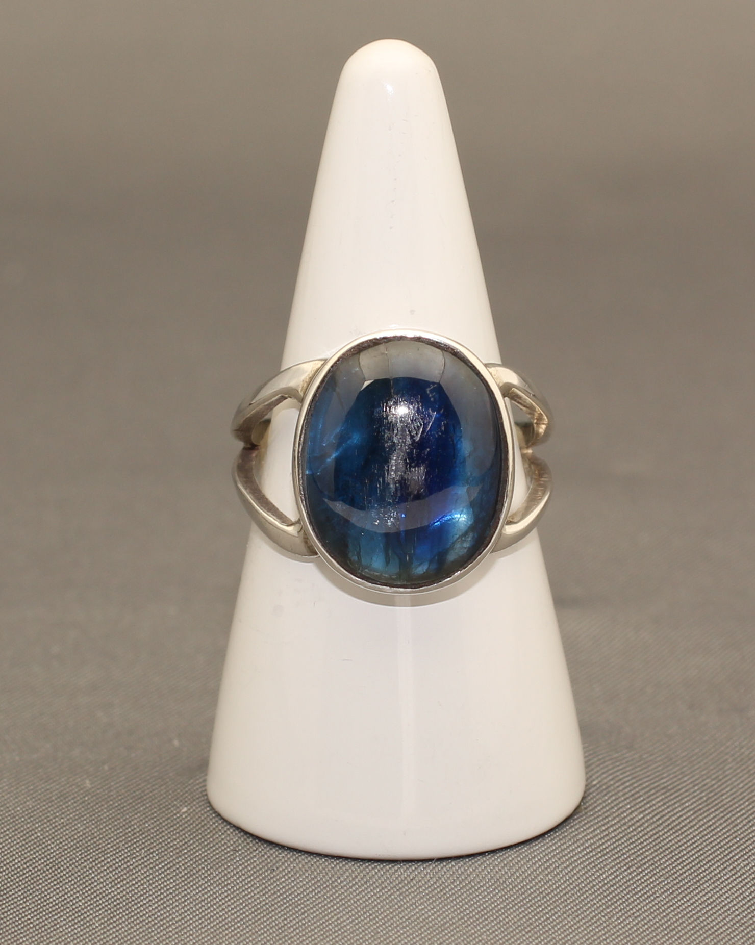 Kyanite Ring