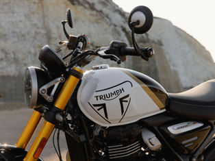 Setembro acelerado: Triumph lança campanha especial com Speed 400 e Scrambler 400 X!
