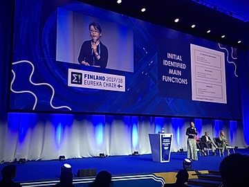 Liuliu Du presenting IAQe at the stage