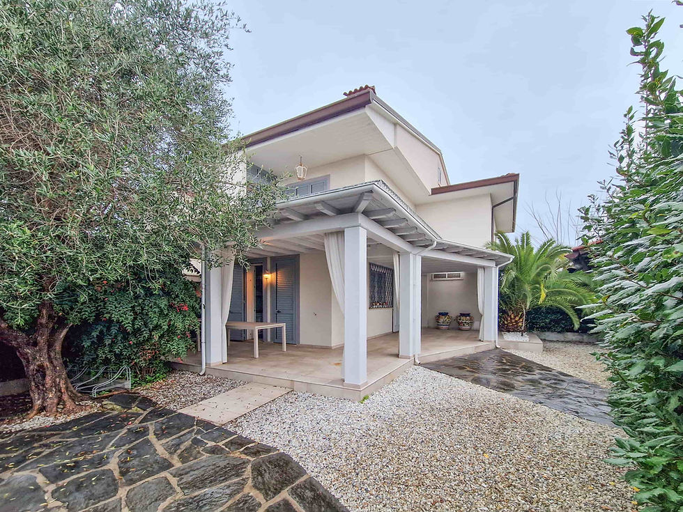 Villa_Claudine_Forte_dei_Marmi (1).jpg