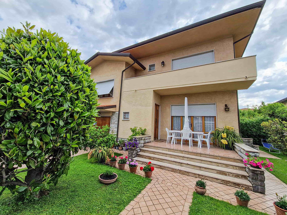 Villa Selena Marina di Pietrasanta (2).jpg