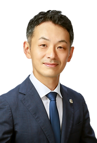 石井一旭写真（横向き）_edited.png