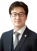 弁護士荻原星治：HP写真_edited.avif