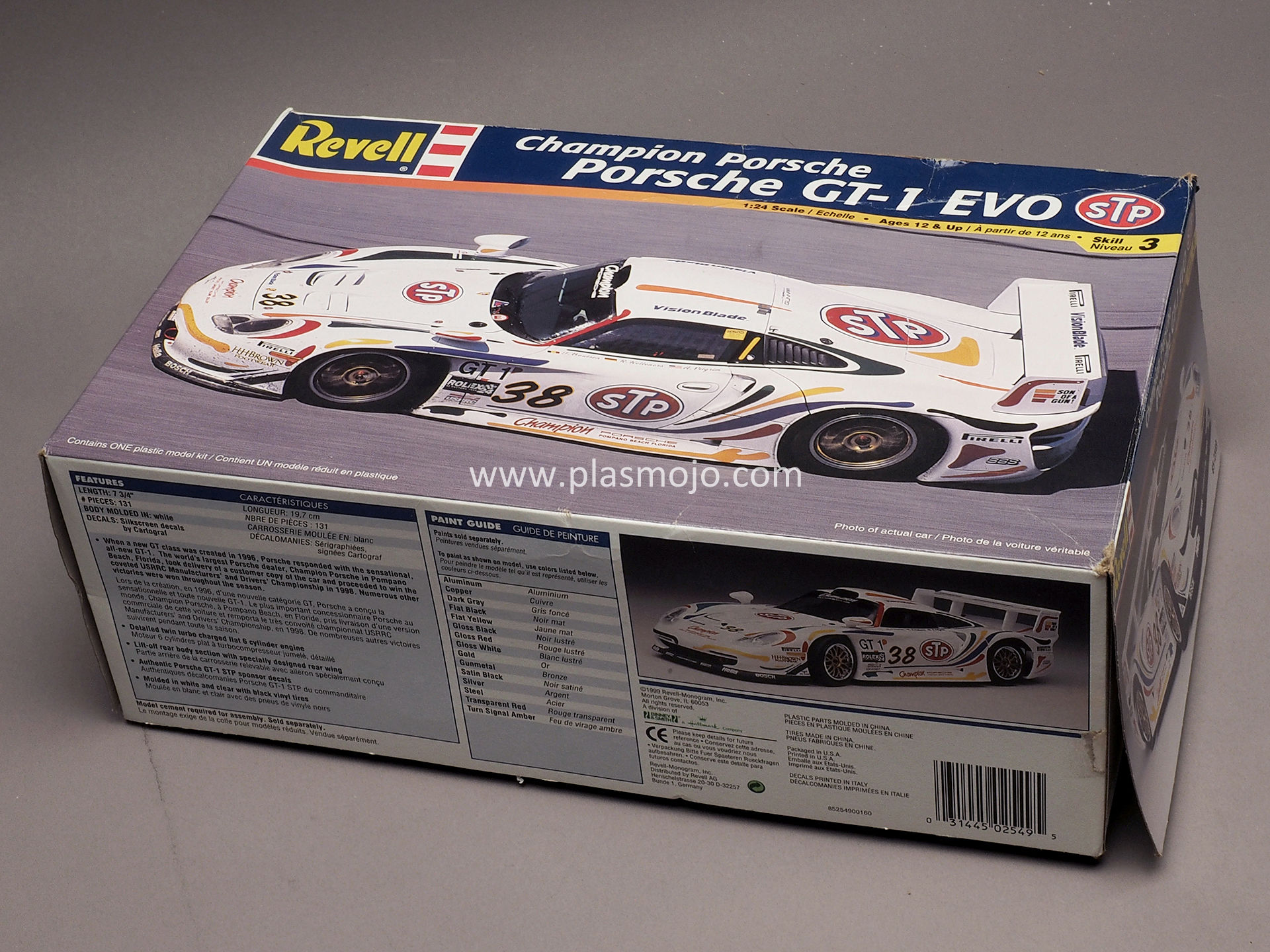 Revell 1/24 Champion Porsche Porsche GT-1 EVO (#85-2549)