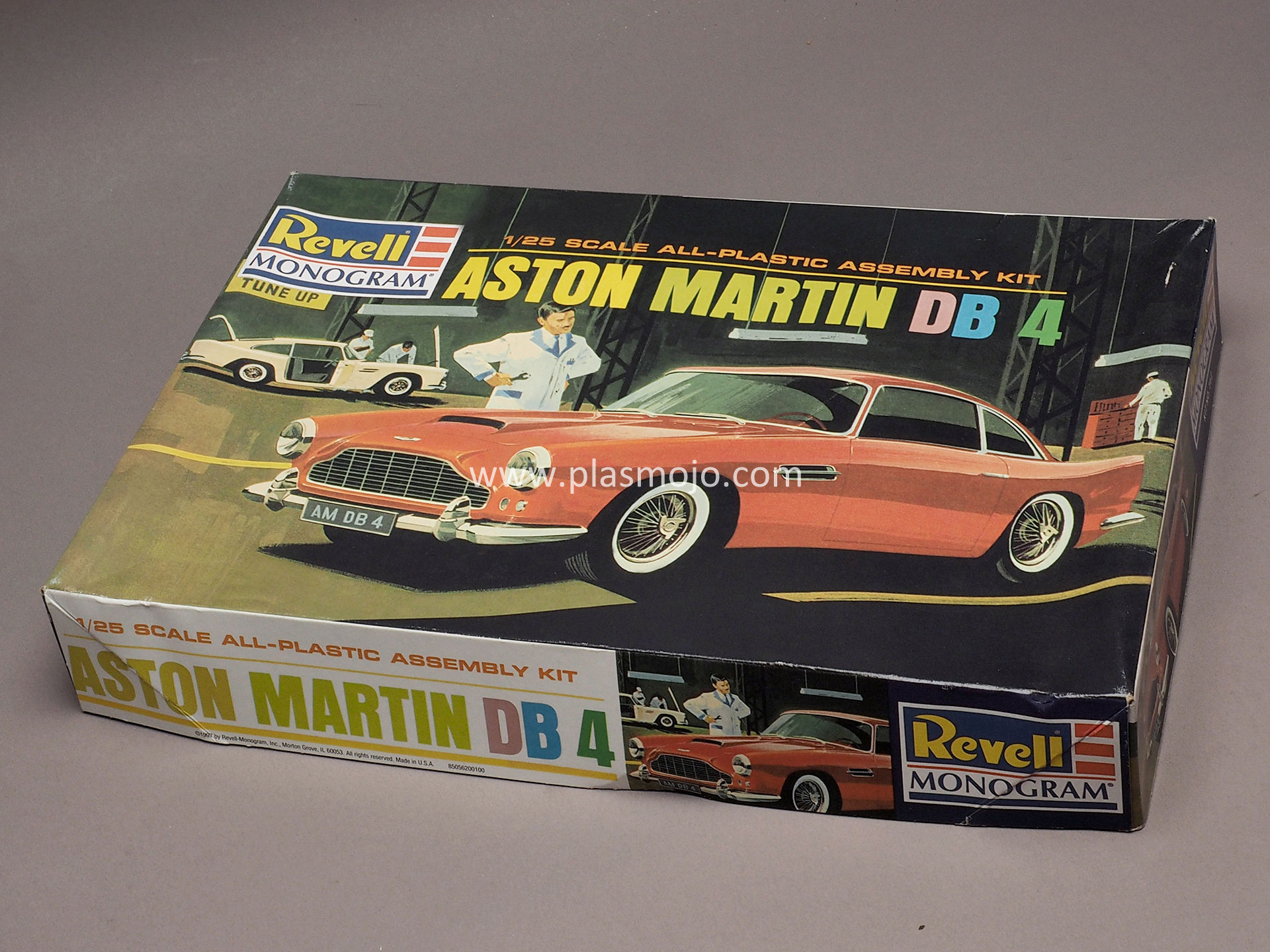 Revell 1/25 Aston Martin DB 4 (#562)