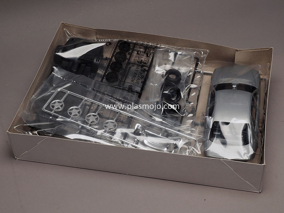 Thumbnail: Italeri 1/24 Mercedes-Benz 600S (#3638)