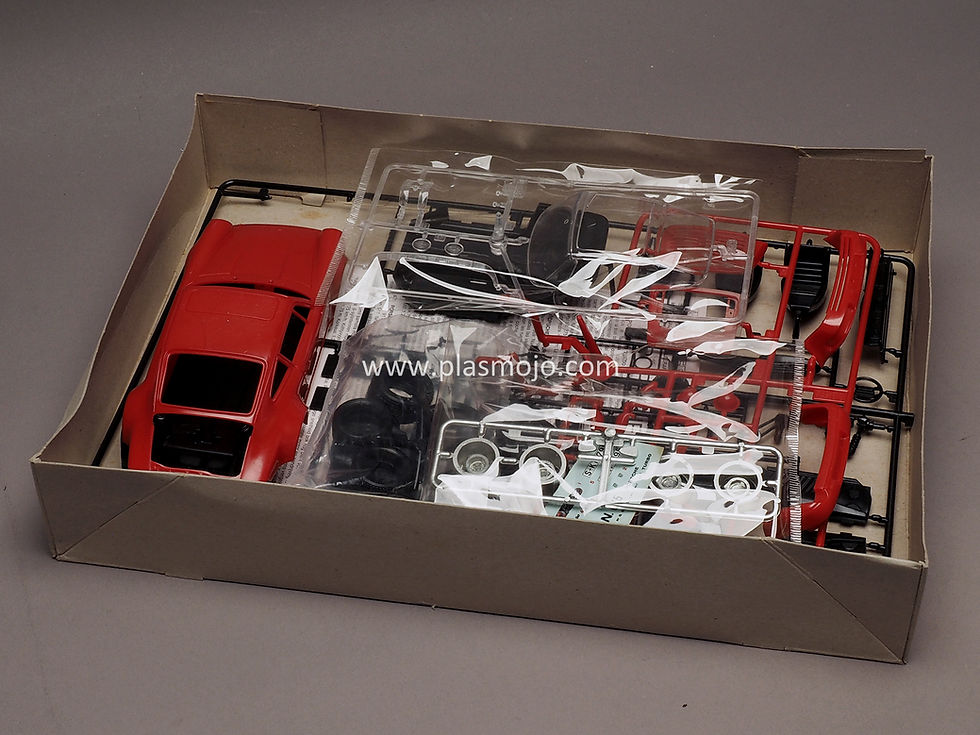 Thumbnail: Italeri 1/24 Porsche 911 Turbo (#675)