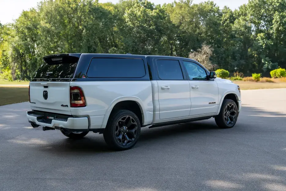images_ePIM_original_Leer-100XQSport-Ram-PS-3-4-Rear2_w935_h635_q80_t1742415473.webp