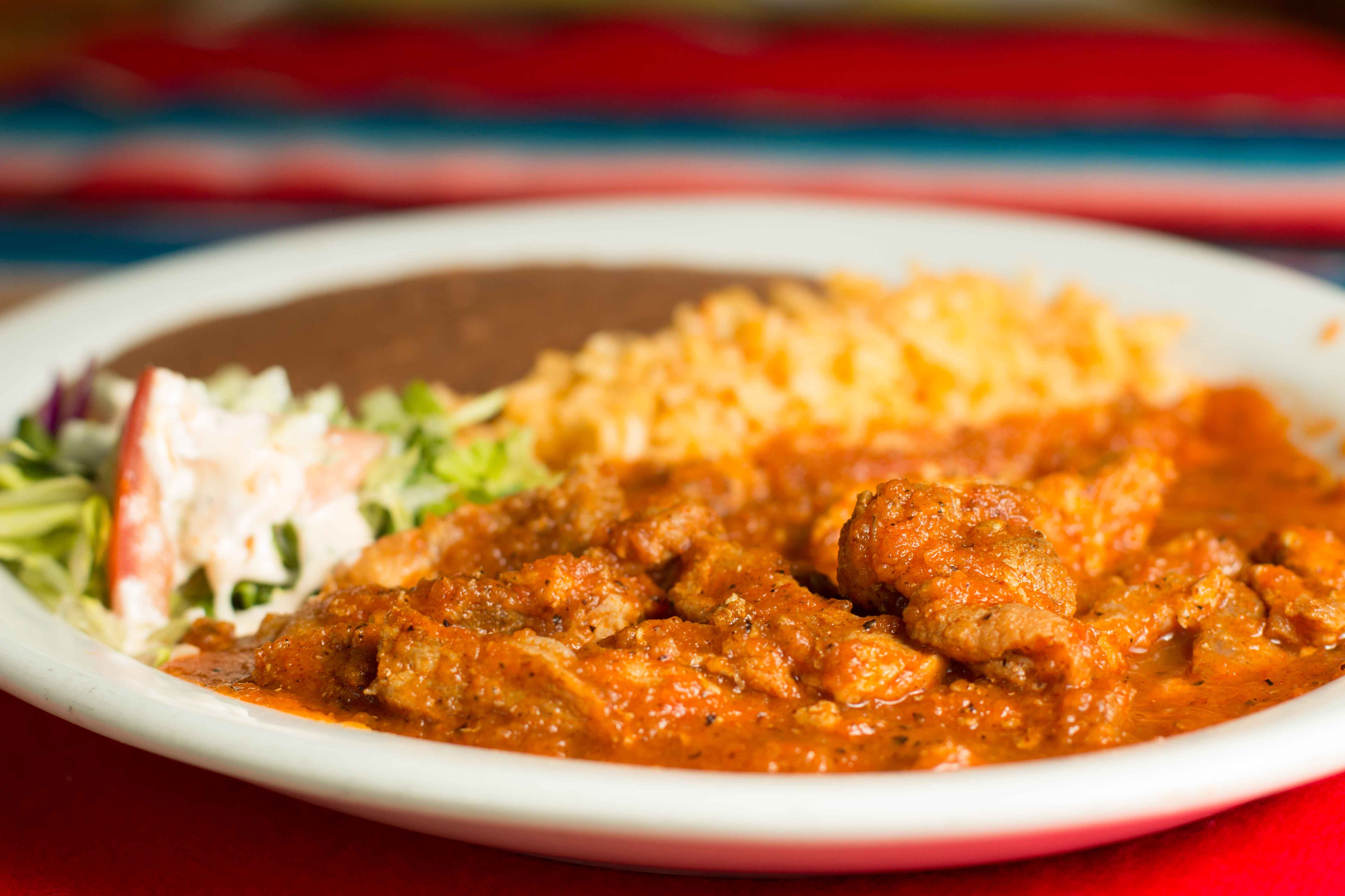 Chicharrones en Salsa Roja