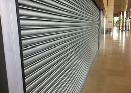 Portas de Enrolar Automáticas Comerciais