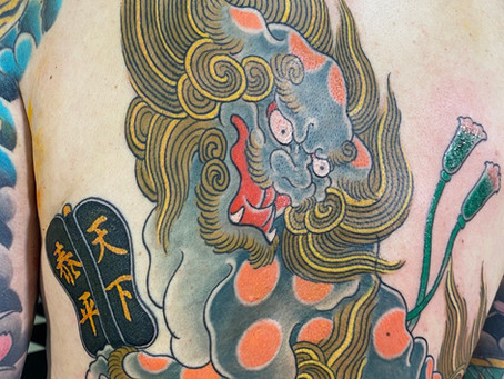 背中刺青