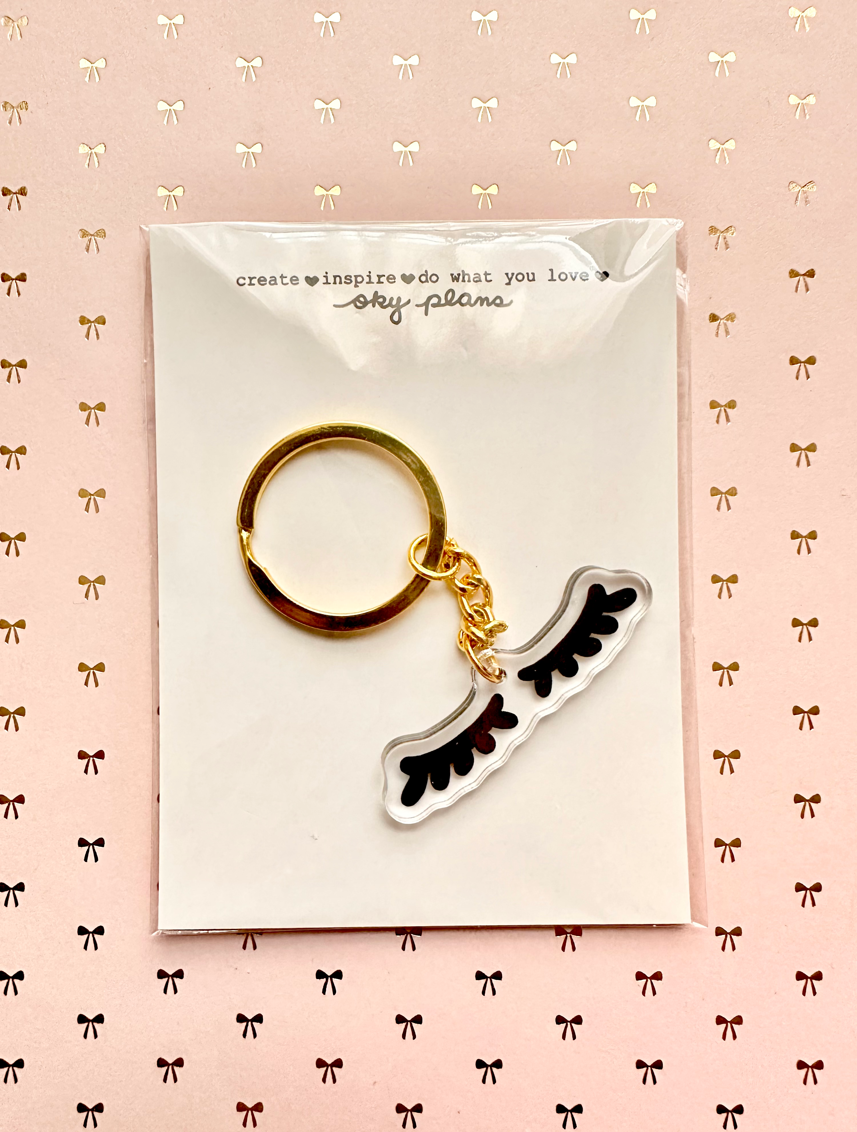 Eyelash keychain