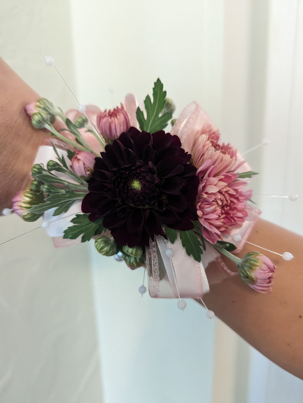 Thumbnail: Corsage, Bouquet, Boutonniere, Corsage/Bout Set