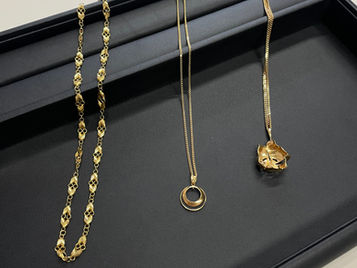 「金のネックレスを売るならエンクルへ!K18製ジュエリーを高価買取|稲田堤駅前」