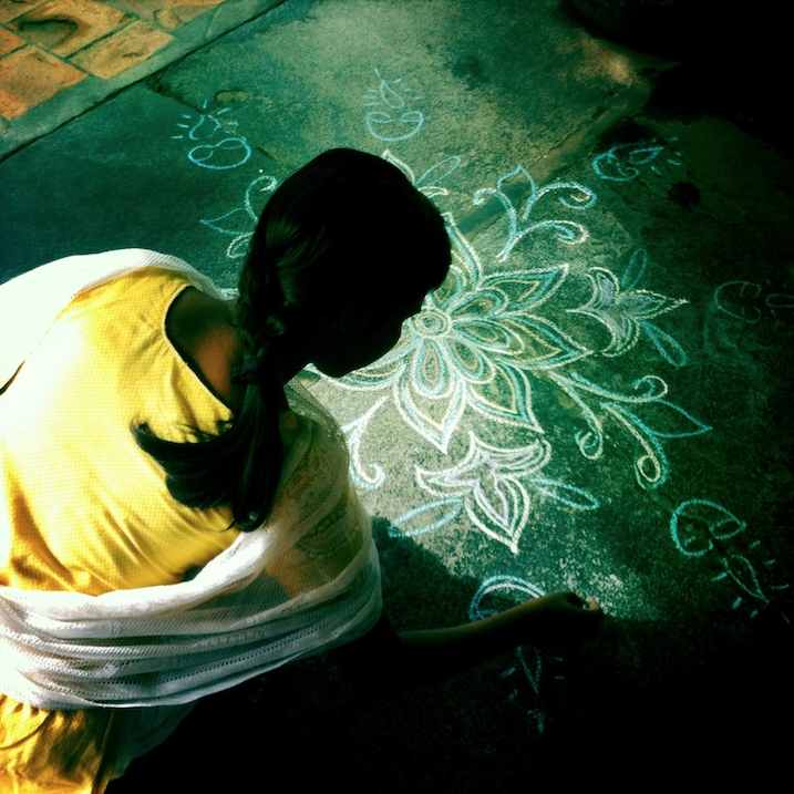 Kolam Lady
