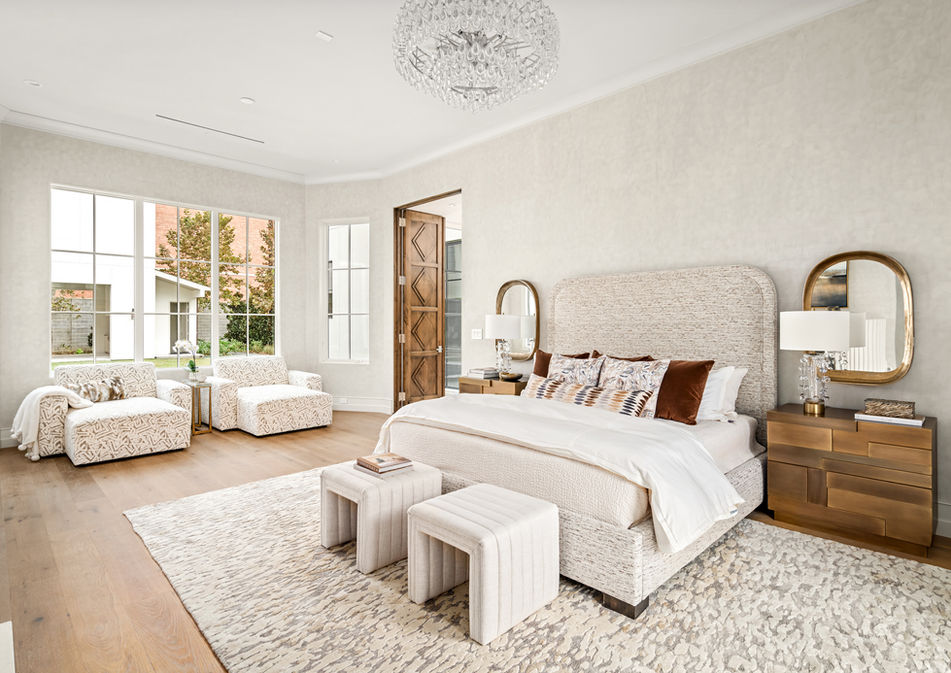 Primary bedroom suite in Houston River Oaks area luxury home by Fifty Seventh & 7th Luxury Homes