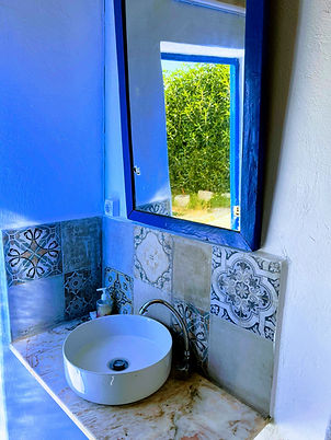 Bela_glamping_sink.jpg