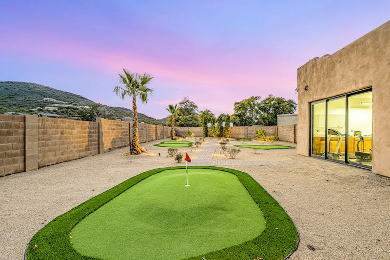 Private mini golf course.png