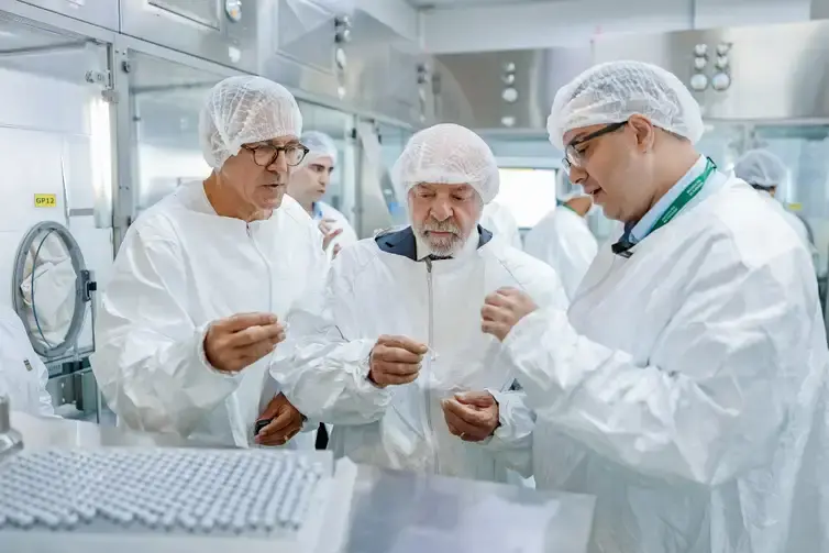 Equipes do SUS começam a receber vacina do Butantan contra a dengue
