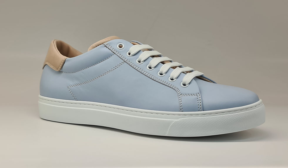 Miniatura: Sneaker in vera pelle celeste con riporti in cuoio nel retro e nella linguetta