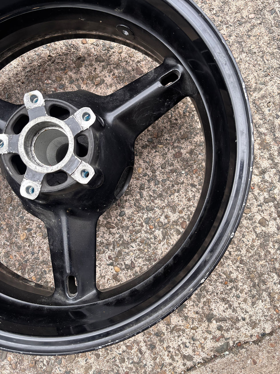 Thumbnail: 2001-04 Suzuki GSXR1000 K1-4 rear wheel