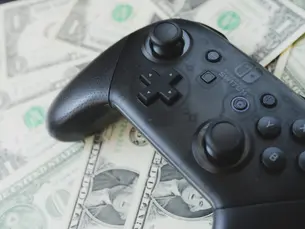 Gaming Communities: How Discounts Affect User Engagement