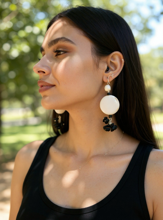 Thumbnail: Obsidian and shells earrings