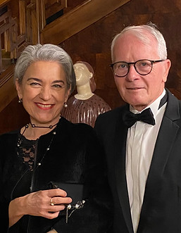 Dr. Günter Janetschek, Urologe aus Salzburg, mit seiner Frau auf einer Gala.