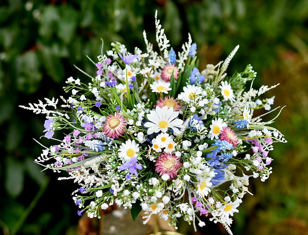 Miniatura: Wild Meadow Bridal Bouquet