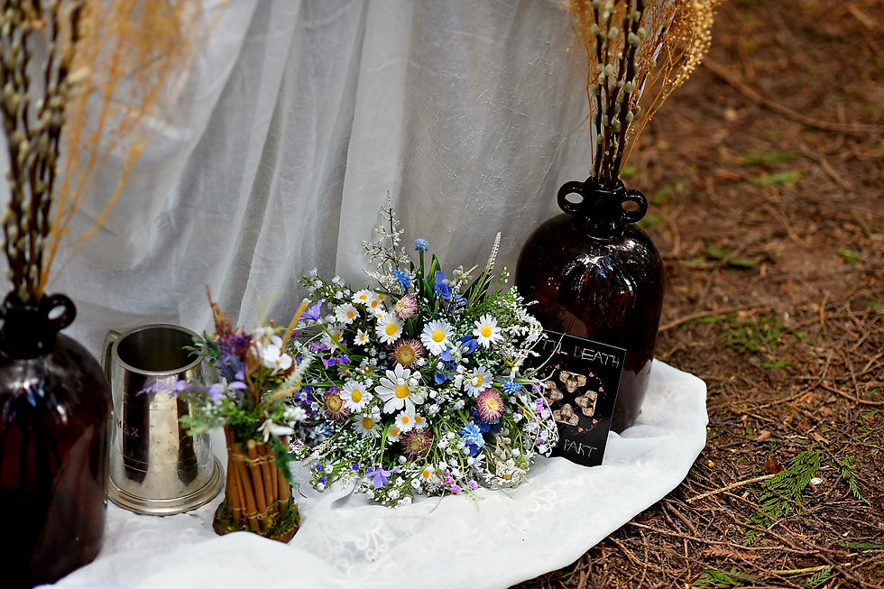 Miniatura: Wild Meadow Bridal Bouquet