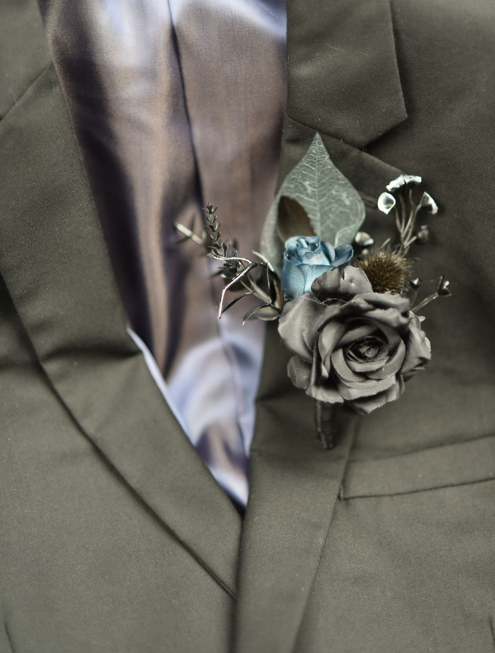 Miniaturebillede: Bespoke Raven Florals with Skulls