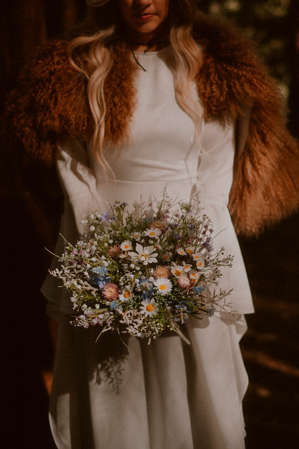 Miniatura: Wild Meadow Bridal Bouquet