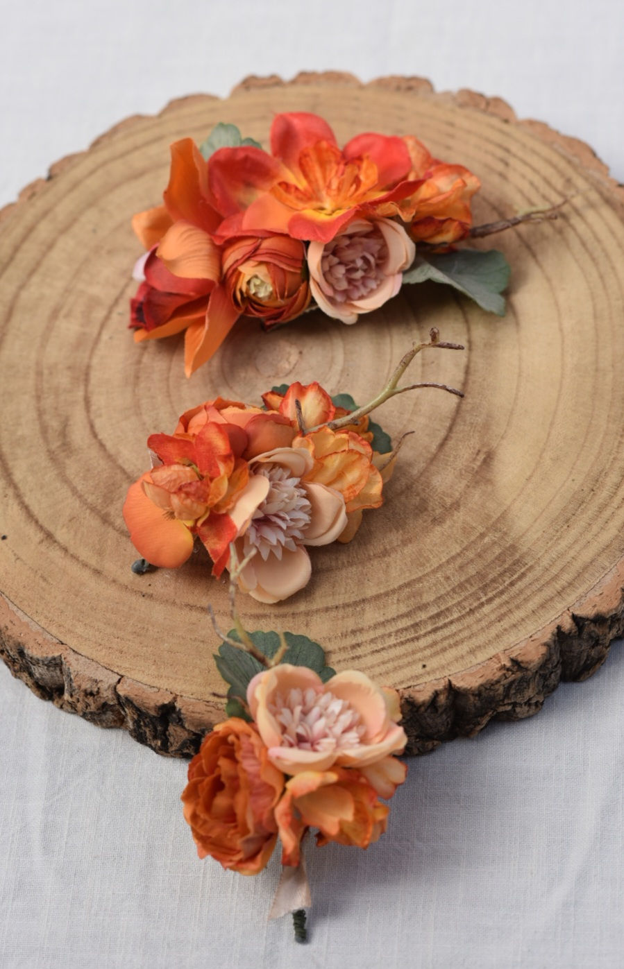 Sīktēls: Emerald Isle Rust Boutonniere Pin