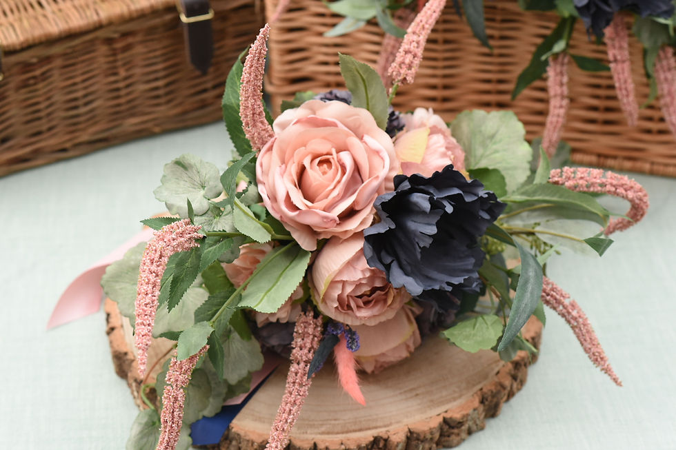 Miniatura: Bouquet da damigella d'onore rosa scuro