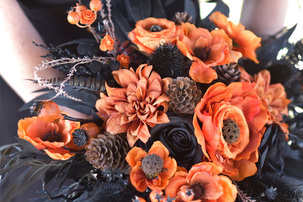 Miniatúra: Midnight Harvest Alternative Bridal Bouquet