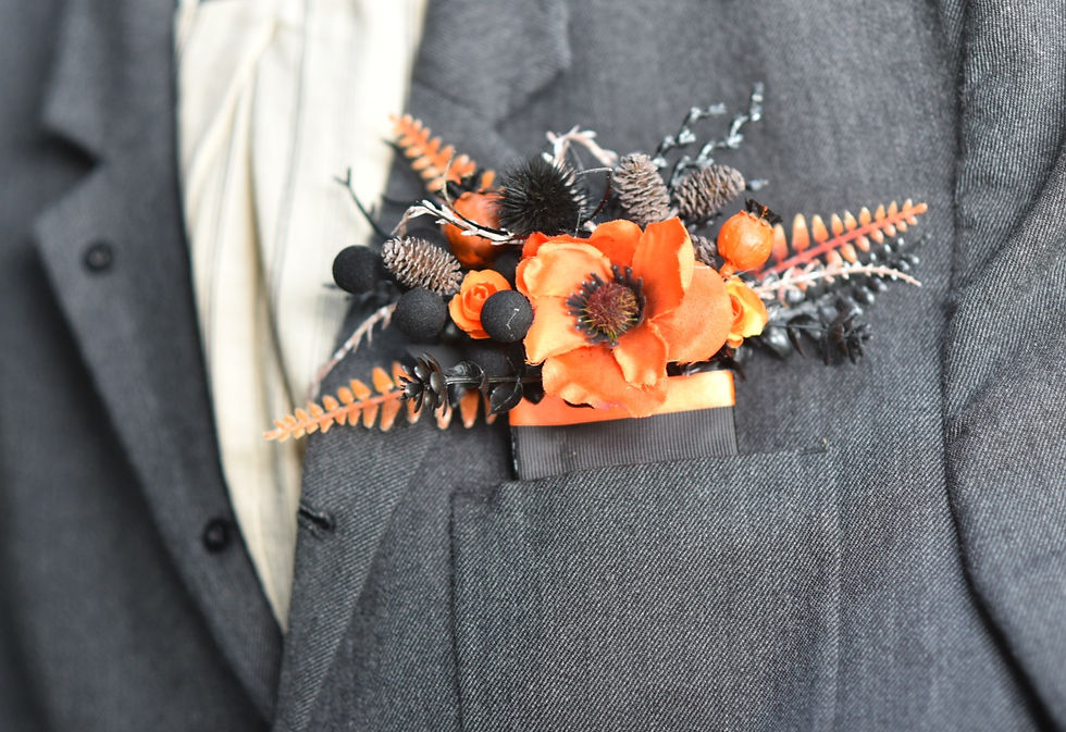 Miniatura: Midnight Harvest Alternative Boutonniere Pin/Pocket Card