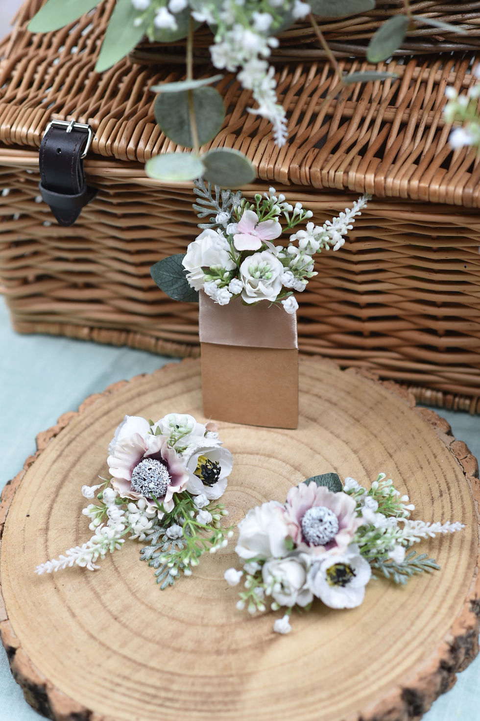 Küçük resim: The Classic Range Single or Set of x4 Buttonhole Pocket Cards