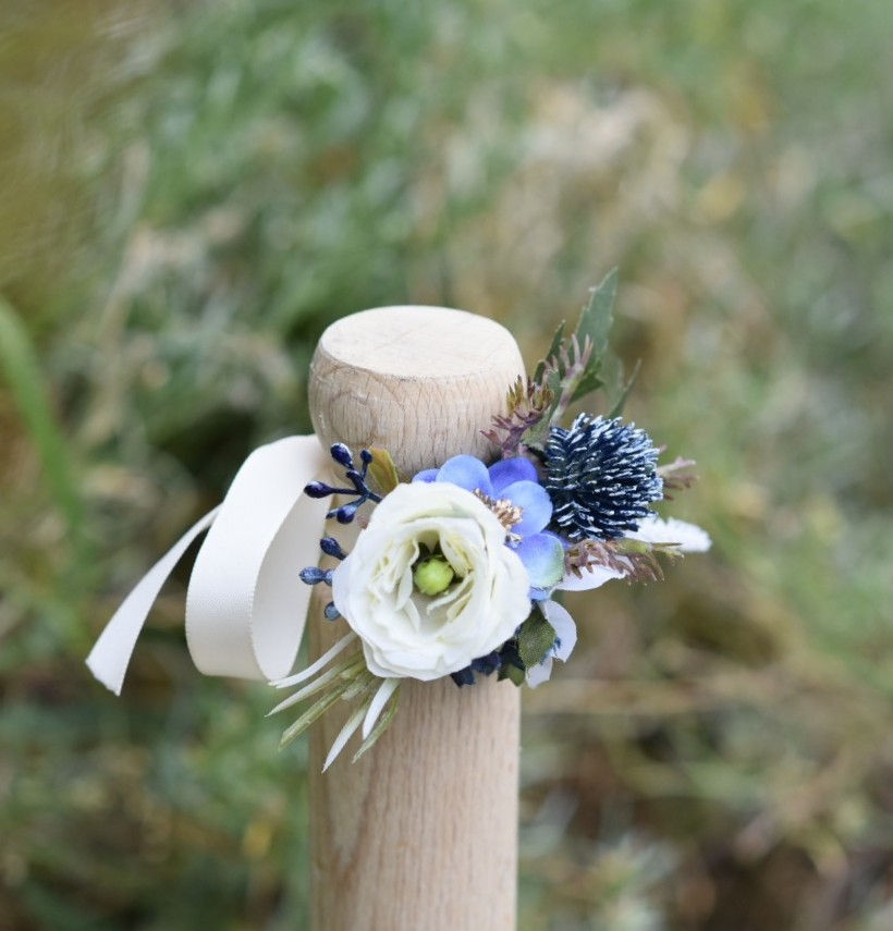 Miniatura: Celtic Charm Small Wrist Corsage