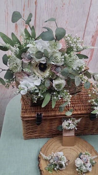 Küçük resim: The Classic Range Single or Set of x4 Buttonhole Pocket Cards