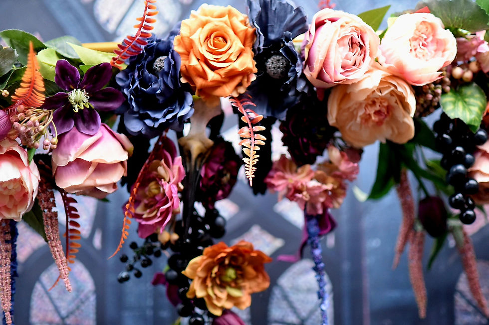 Μικρογραφία: Baroque Alternative Range Hanging Installation, Podium Table Decor Flowers