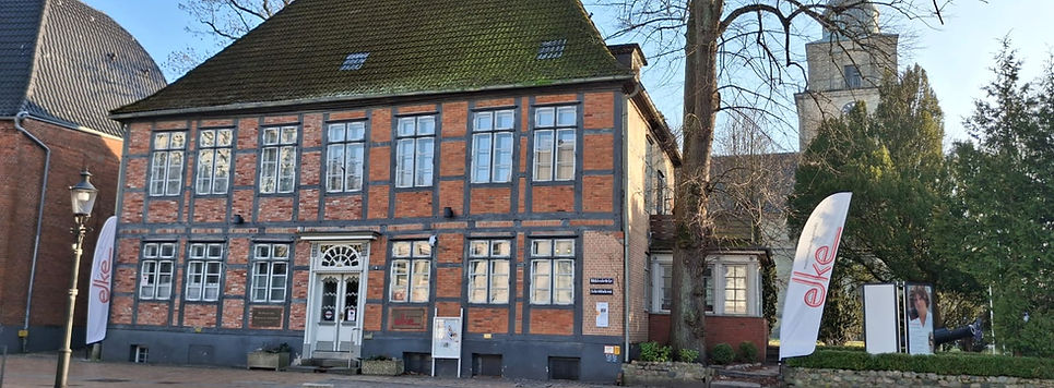 Atelier Elke-Medizinischer Haarersatz.jpg